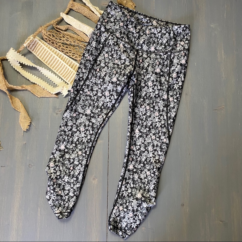 Calia by Carrie Underwood Ruched Crop - Picture 1 of 4